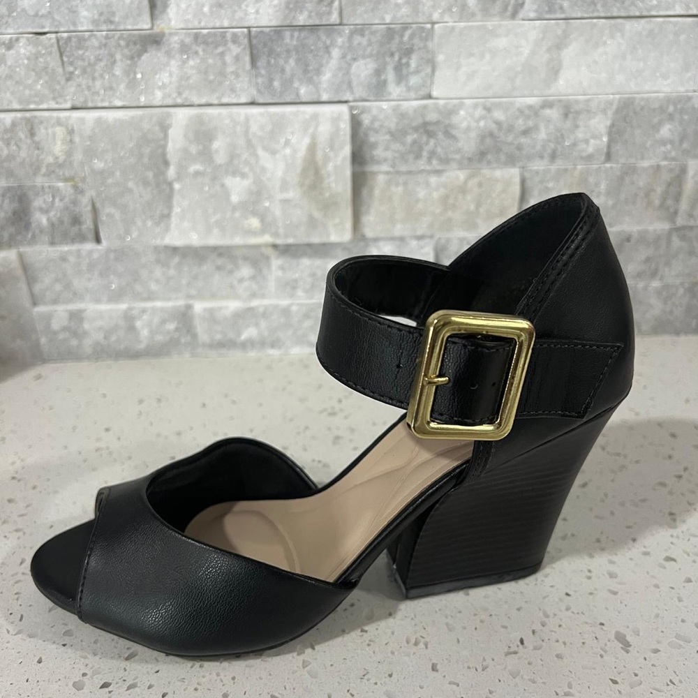 Moleca Black Heels
